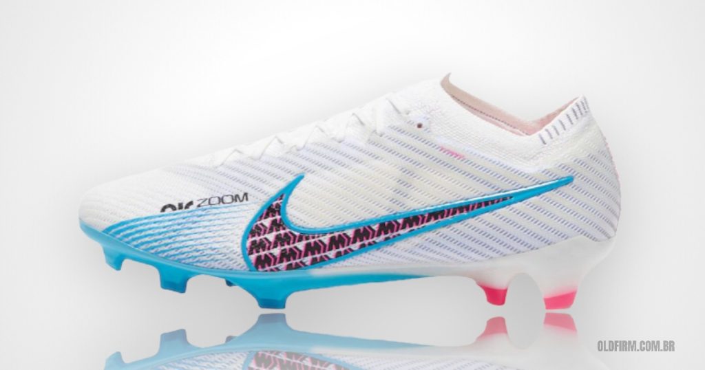 Nike-Mercurial-Air-Zoom-Vapor-FG-Elite-Branca-Azul-e-Rosa-blast-pack-janeiro-2023-foto-principal